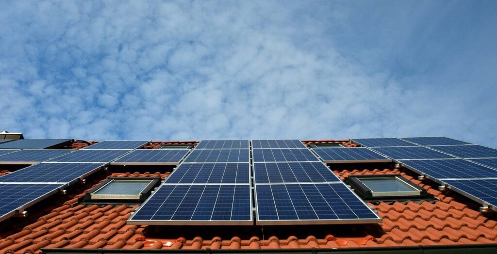 How many solar panels to run a 5 ton -ac unit?